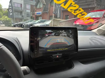 Car image 24