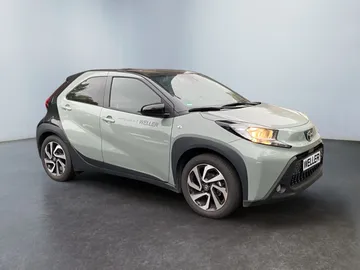 Car image 2