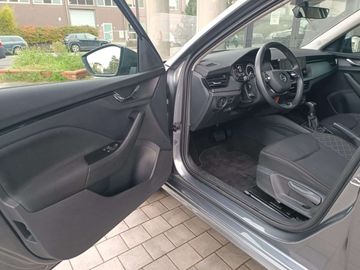 Car image 30