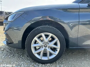 Car image 32