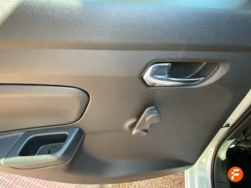 Car image 24