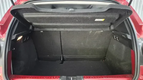 Car image 27
