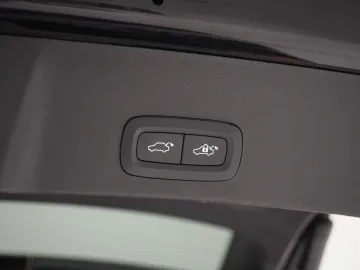 Car image 43
