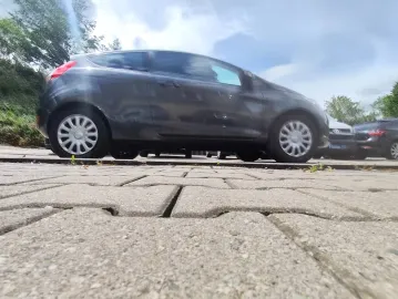 Car image 31
