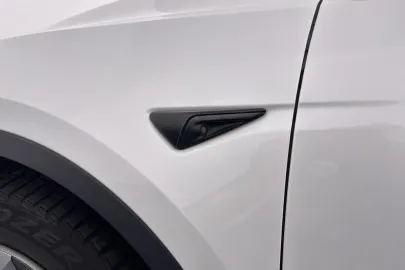 Car image 38