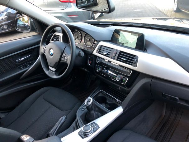 BMW 318i 100 kW image number 6