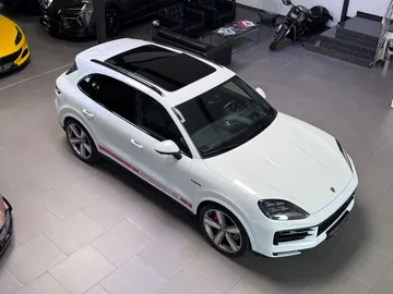 Car image 40