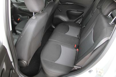 Car image 11