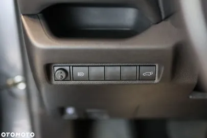 Car image 40