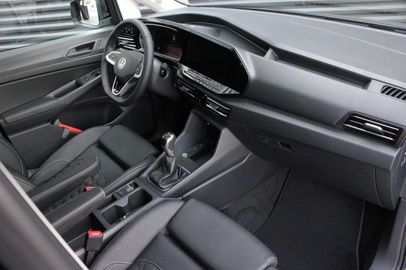 Car image 25