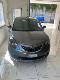 Car image 3