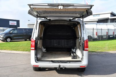 Car image 33