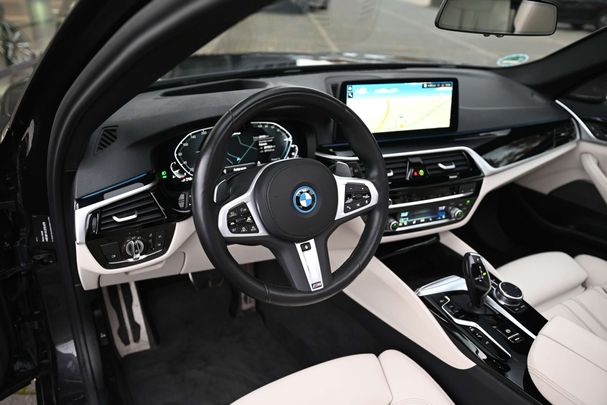 BMW 530 Touring xDrive 215 kW image number 26