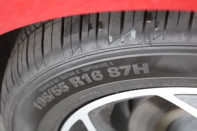 Car image 36