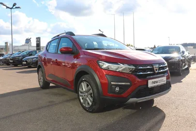 Car image 2