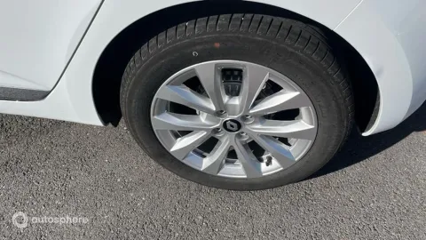 Car image 20