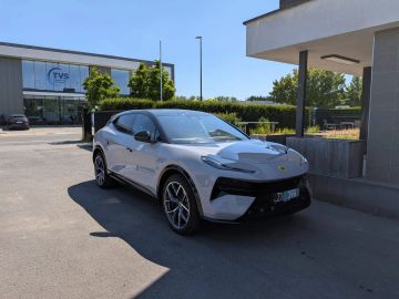 Car image 3