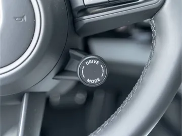 Car image 43