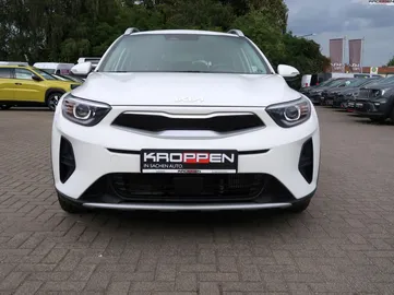 Car image 26