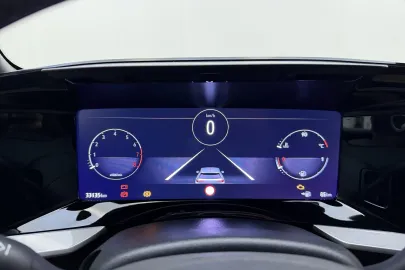 Car image 32