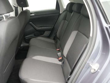 Car image 37