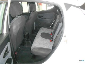 Car image 11