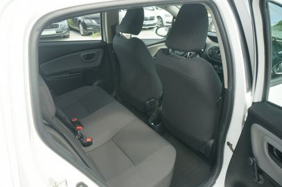 Car image 31