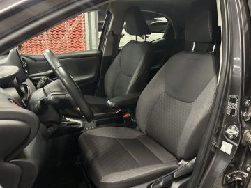 Car image 10