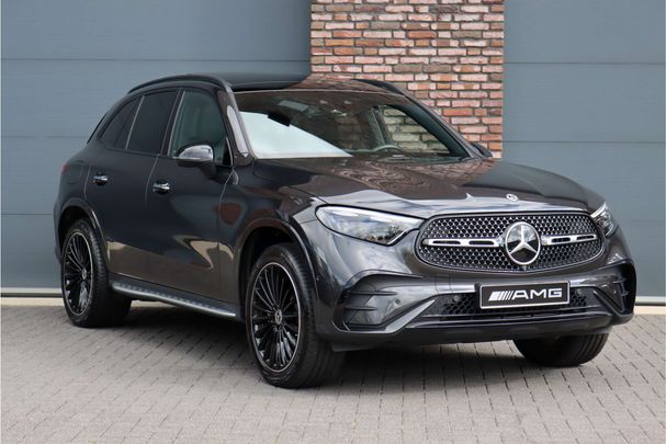 Mercedes-Benz GLC 300 e AMG Line Premium 4Matic 230 kW image number 2