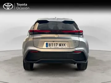 Car image 3