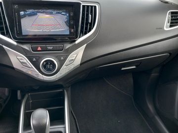 Car image 11