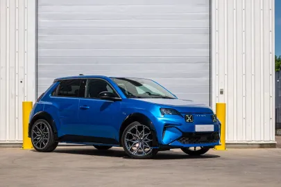 Car image 2