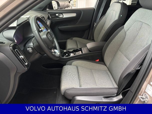 Volvo XC40 B4 Plus Dark 145 kW image number 12