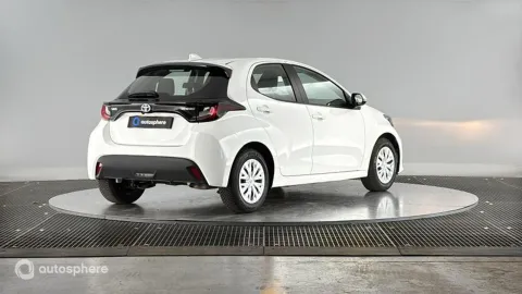 Car image 4