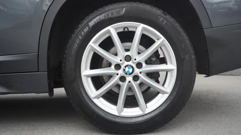 Car image 35