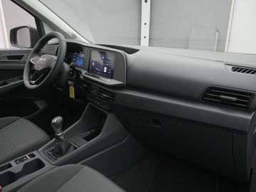 Car image 32