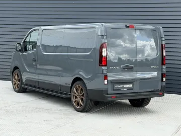 Car image 38