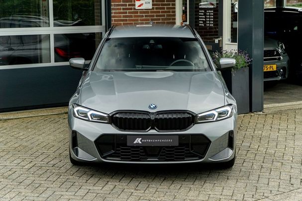 BMW 330 Touring e M 215 kW image number 26