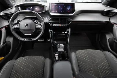 Car image 18