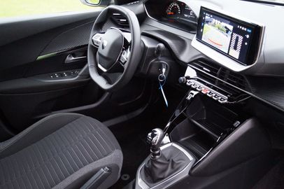 Car image 8