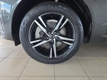 Car image 32
