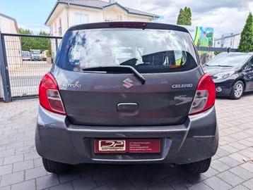 Car image 4