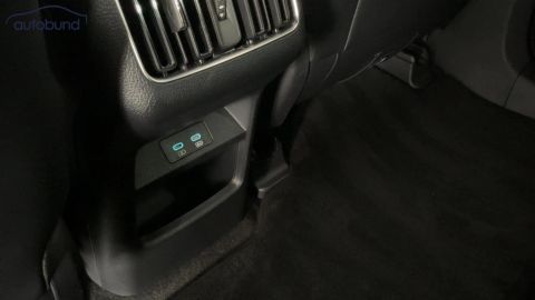 Car image 34