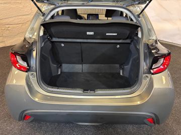 Car image 25