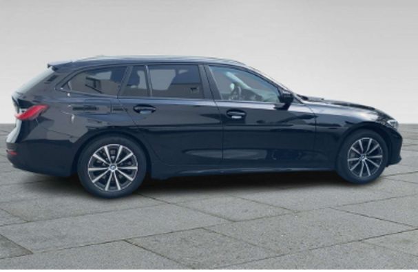 BMW 330 e Touring xDrive 215 kW image number 3