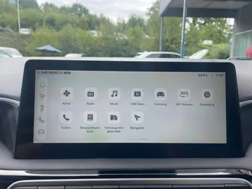 Car image 22