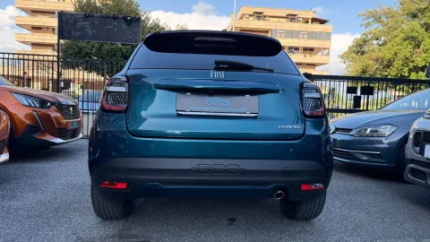 Car image 27