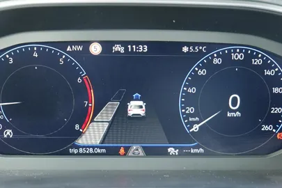 Car image 27