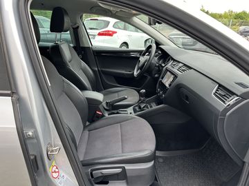 Car image 17