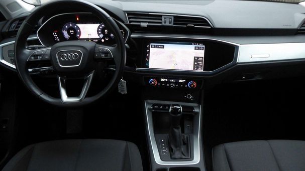 Audi Q3 35 TDI S tronic Business 110 kW image number 9